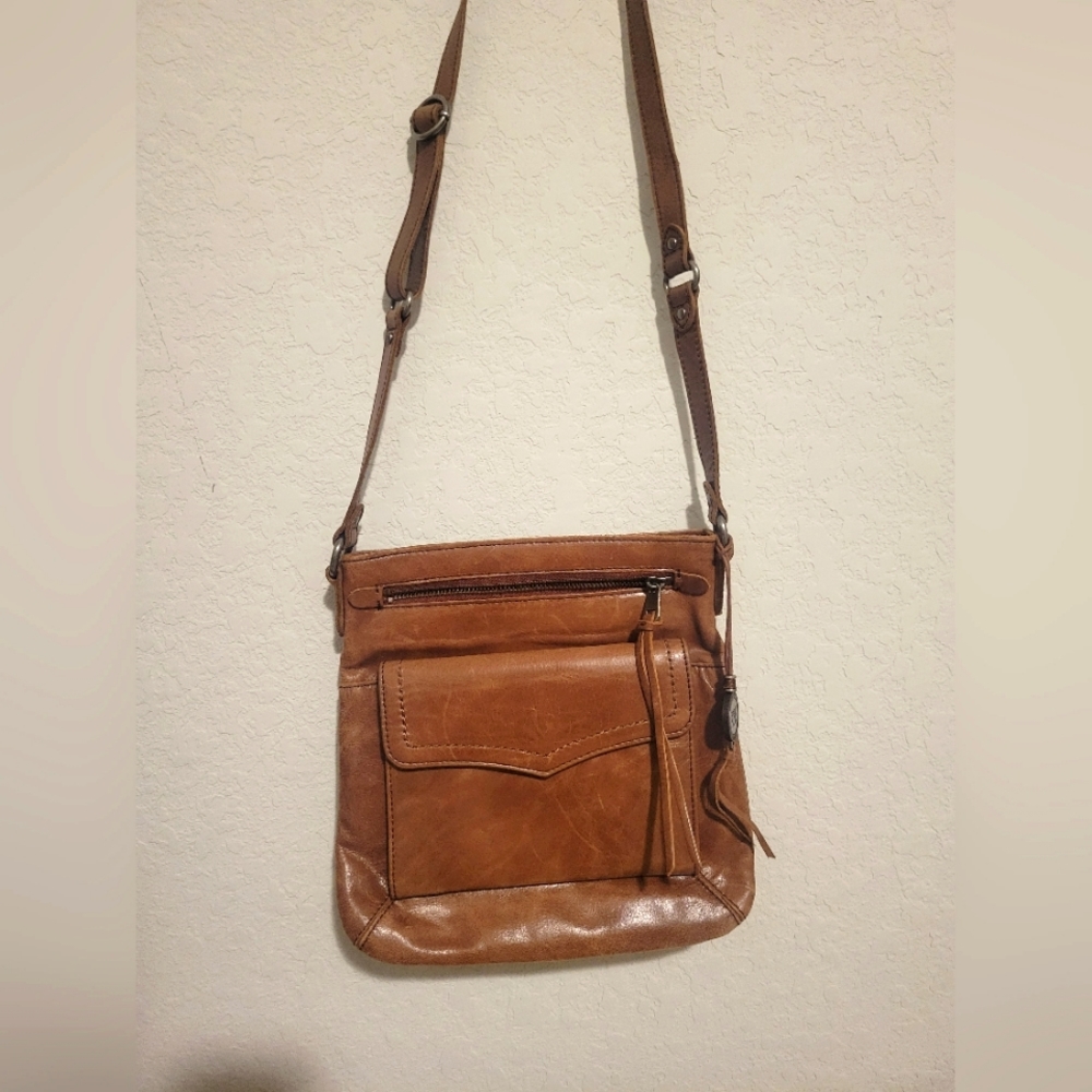 The Sak leather astrid medium camera bag. New without tags